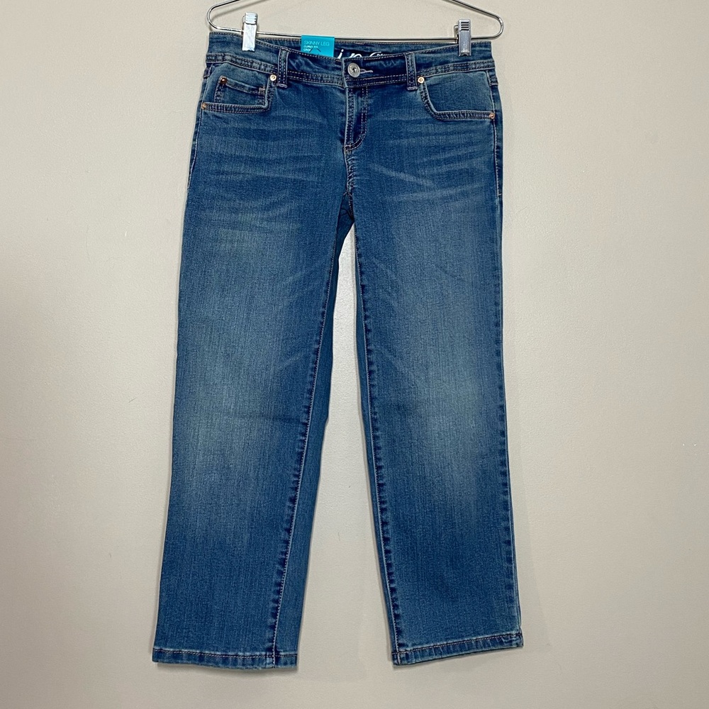NWT Inc skinny leg  curvy fit Crop jeans size 2